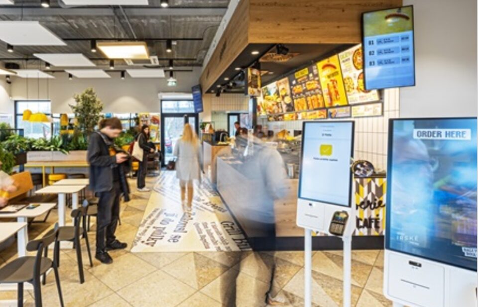 Prodejní kiosky & Interaktivní panely